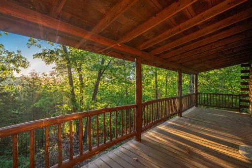 Branson's Serene Romantic Hideaway for Two - Housity