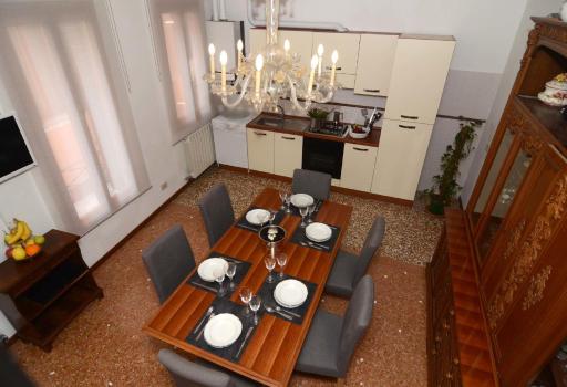 Classic Venice House - Housity