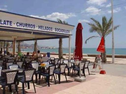 Beachside apartment in the centre of El Campello - Housity