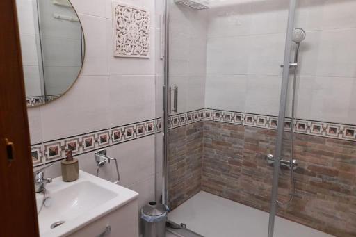 Apartamento Castilla 30 Bis - Parking Publico Gratuito - Housity