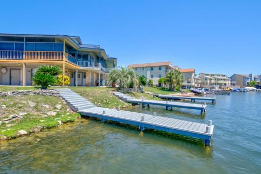 Sundowner Stay on Lake LBJ! - Housity