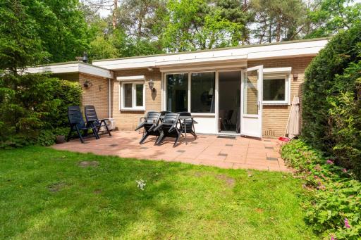 Holiday Home Eekhoornbosch - Housity