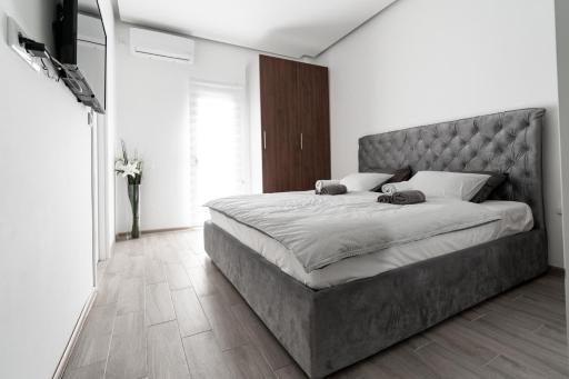 ADA MOMENT Splav- kuca na reci Beograd- Floating House on SAVA RIVER ,Belgrade - Housity