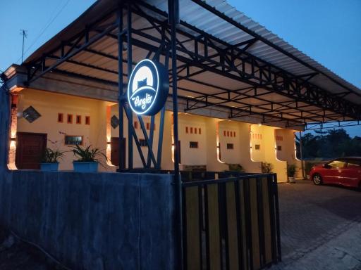 Angler Family Guest House - Housity