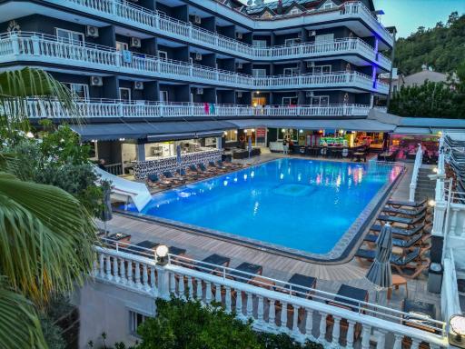 Mustis Royal Plaza Hotel - Housity