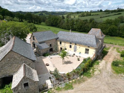 Les Tables de La Rousse - Housity