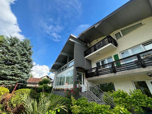 Riverside Resort Una - Housity