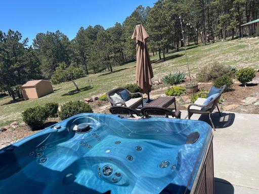 Mountain Vistas House and Acreage - Housity
