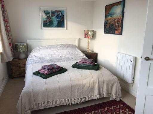 Swanky & Spacious Luxury 3 Bed - Housity