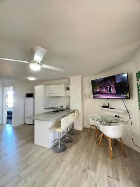 Chevron Palms by Gold Coast Premium - Housity