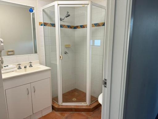 Chevron Palms by Gold Coast Premium - Housity
