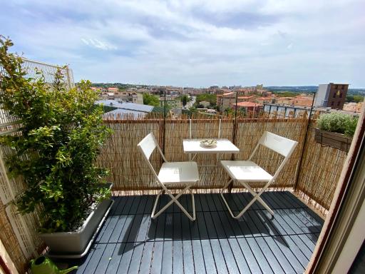 Via Roma a un passo dalle università! - Housity