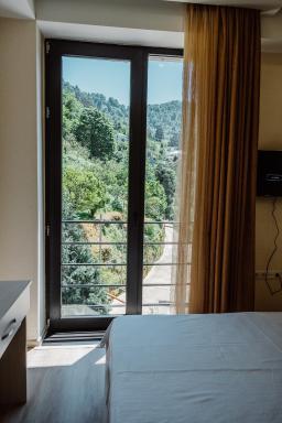 Sea View Hotel Suites - Housity