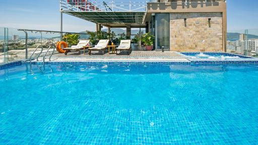 Bliss Luxury Hotel - Housity