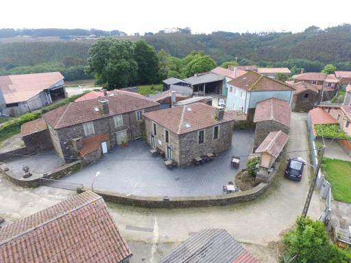 VILA PEREGRINA-taxi gratis - Housity