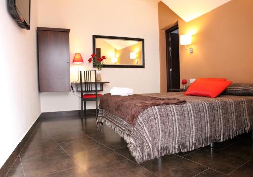 Hostal Real - Housity