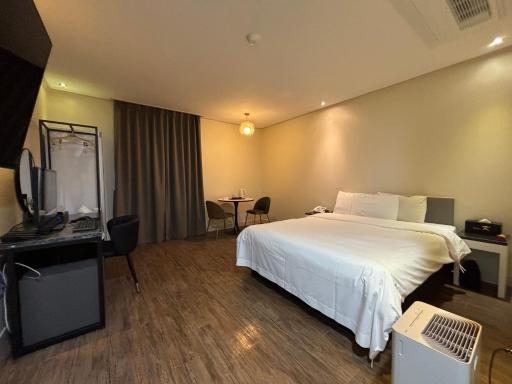 Cheonan K Hotel - Housity