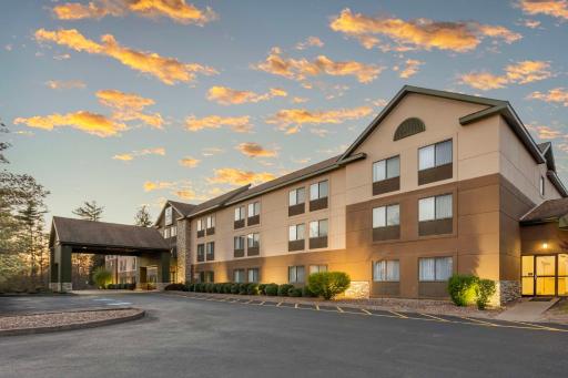 Best Western Inn at Blakeslee-Pocono - Housity