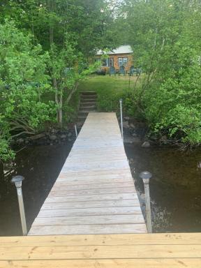 Adirondack Waterfront Cabin Upper Hudson Tributary - Housity