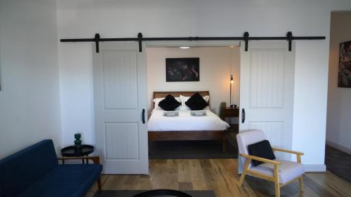 Stay on Summer - CBD Apartment - Housity