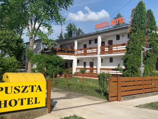 Puszta Hotel - Housity