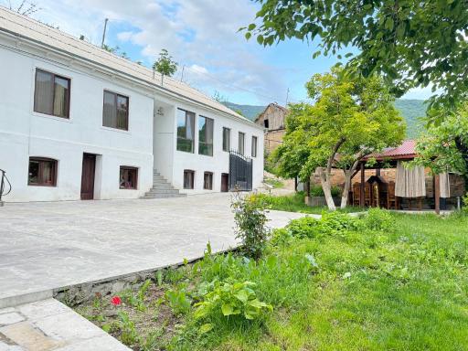Spitak tun - Housity