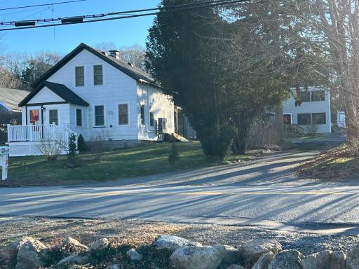 Oldest Town of Cape Cod In The Historic District - Housity