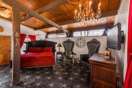 Cliff House Lodge and Hot Tub Cottages - Housity