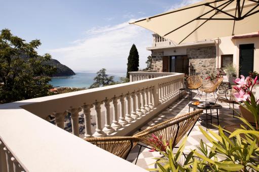 Bellevue - Rooms & Suites - Housity