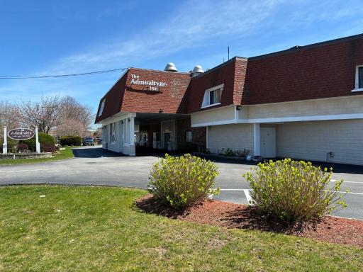 Admiralty Inn & Suites - a Red Collection Hotel - Housity