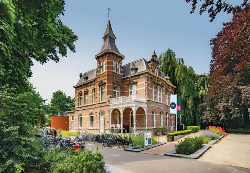 Hotel De Villa - Housity