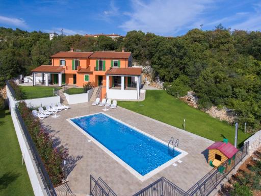 Modern Apartment in Ripenda Kras with Shared Pool - Housity
