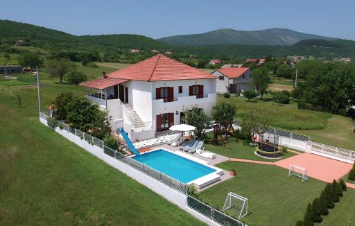 Villa Matulovic with pool, playground and game room, Sinj - Housity