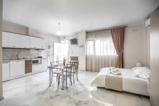 Del Sol #1 Meteora Luxurious Family Suites - Housity