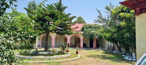 4 Kanal Entire Private Guest House with 2 Bedrooms attached Bathrooms and Kitchen and Lawn - Housity