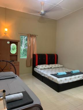 Ginger Guest Room - Housity