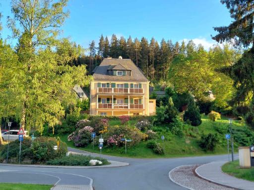 Ferienwohnungen Villa Goldbrunnen - Housity