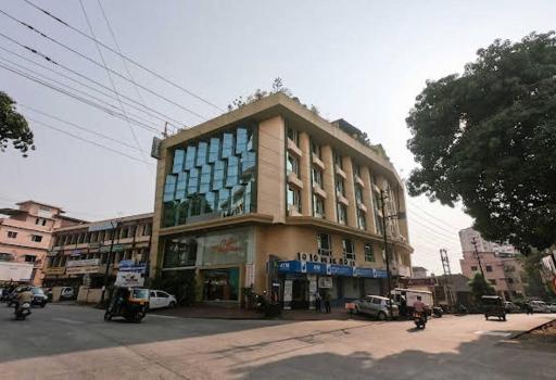 Srinivas Saffron Hotel - Housity