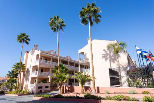 Hotel El Duque - Housity