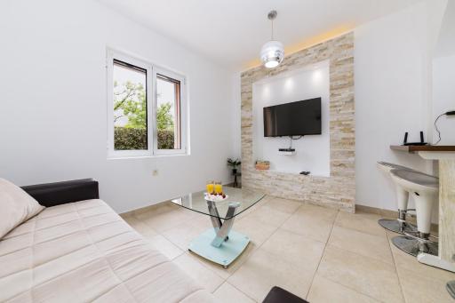Paunovic Apartments - Housity