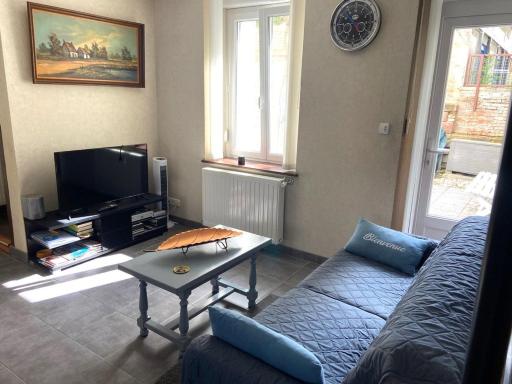 Charmant T2 rénové avec cour privée - centre d'Épinal, proche gare et commodités - FR-1-589-265 - Housity
