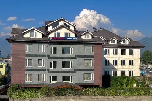 OPERA INN - Housity