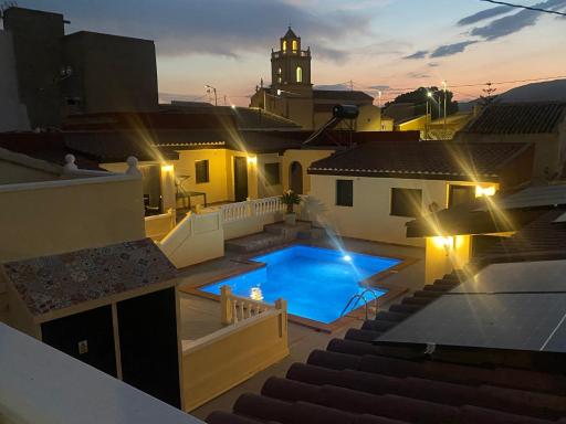 The Courtyard Studio Apartments - Housity