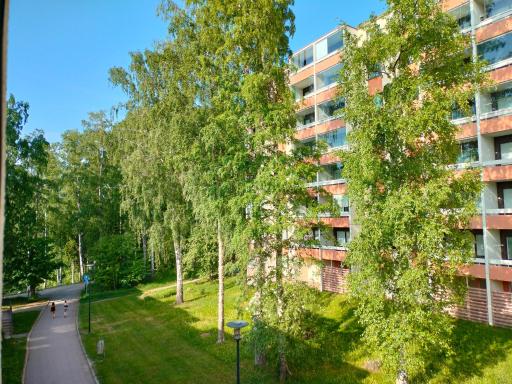 Quiet Apartment with Free Parking, 15 Min to Airport - Hizvo