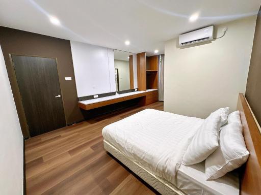 STAR HOTEL - Housity