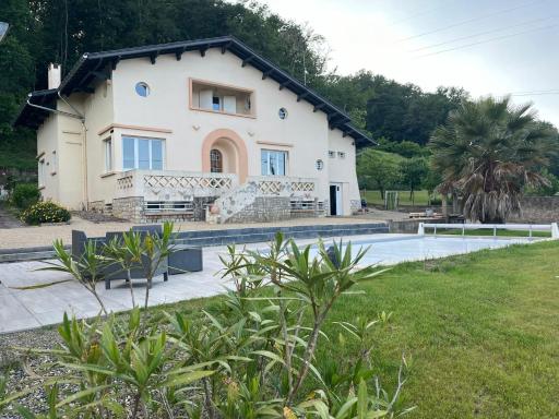AU PETIT CHENE - Housity