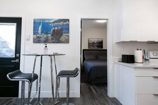 Royal Bay Modern 2 Bedroom Suite - Housity