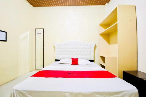 RedDoorz Syariah at Aisyah Stabat - Housity