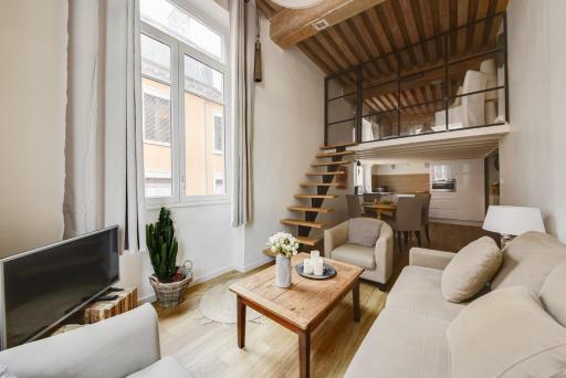 GuestReady - Magnificent duplex canut hypercentre - Housity