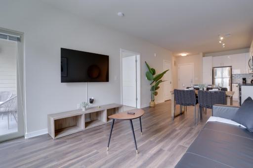 Modern & Bright Apartment in Alexandria - Housity